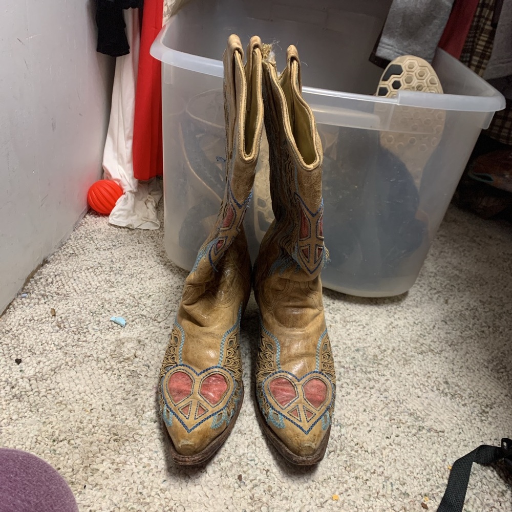 Corral boots